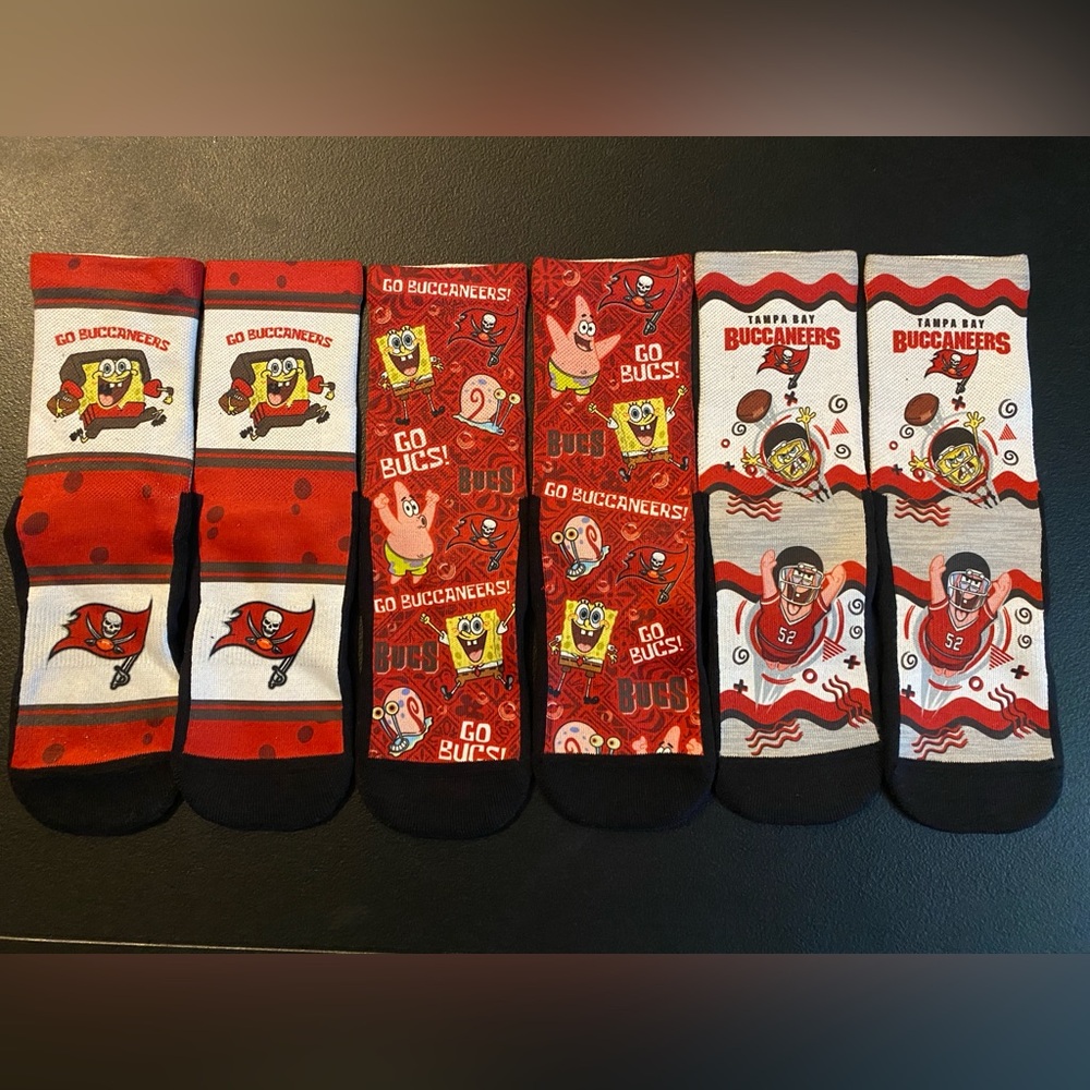 New Without Tags Tampa Bay Buccaneers SpongeBob SquarePants Youth Socks.